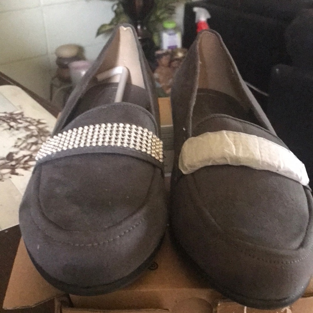 NWOT..grey suede with crystal detail sz 11w..